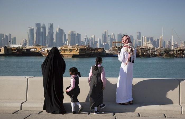 كم بلغ عدد سكان دولة قطر في شهر مارس 2026 ؟