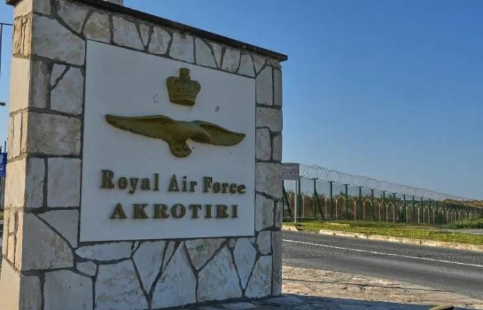 اليونان
      وفرنسا
      تمدّدان
      اتفاقاً
      أمنياً
      دفاعياً