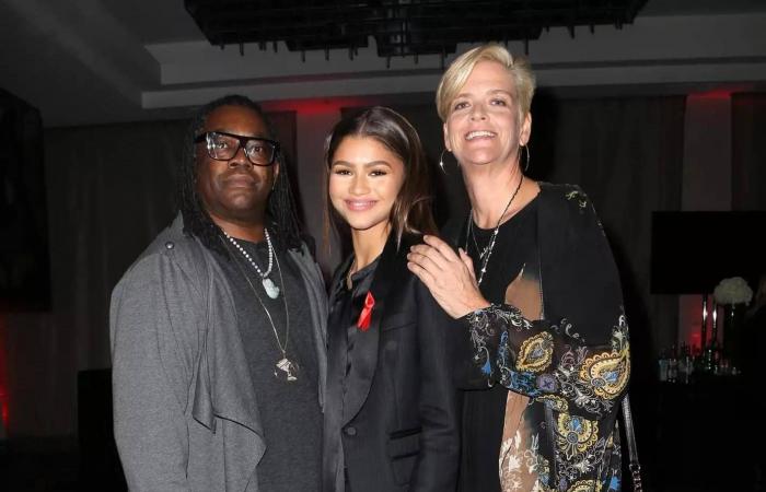 زيندايا...
      من
      نجمة
      «ديزني»
      المراهقة
      إلى
      صاحبة
      الأدوار
      الصعبة
      والشخصيات
      المعقّدة