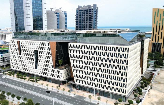 "التجارة" تباشر أعمالها من مقرها الجديد في لوسيل