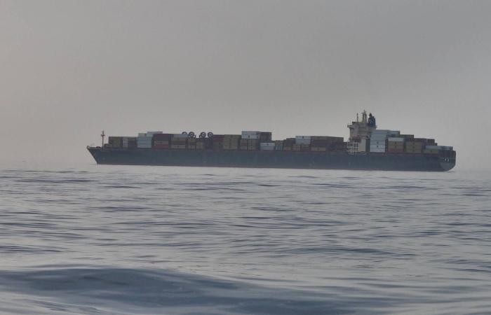 زيادة
      الإنفاق
      العسكري
      العالمي
      رغم
      تجميد
      مساعدات
      أوكرانيا