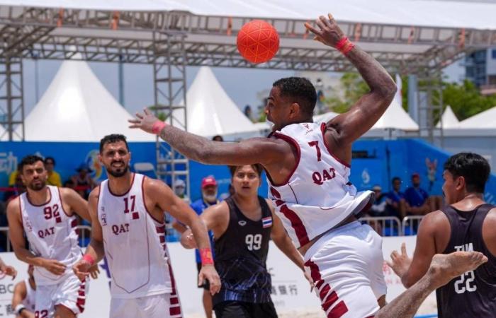 اليد يحسم صدارة المجموعة ويتأهل إلى نصف النهائي