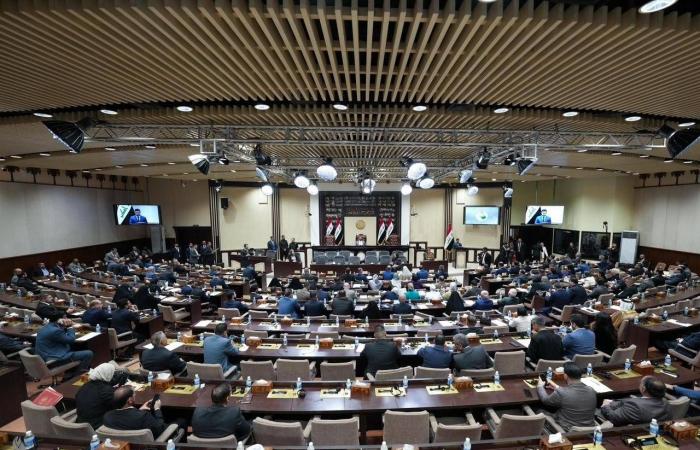 العراق
      يدخل
      مرحلة
      الفراغ
      الدستوري
      حكومياً