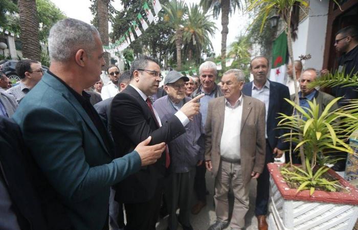 انتخابات
      الجزائر
      2026:
      المعارضة
      تواجه
      «عقبة
      التوقيعات»