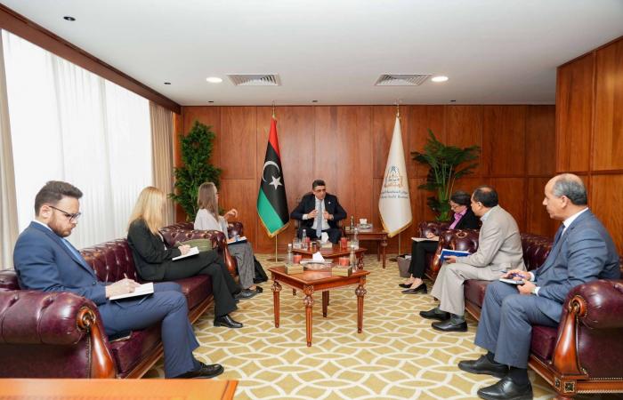 «الفساد
      بقوة
      السلاح»...
      عقدة
      تكبّل
      الأجهزة
      الرقابية
      في
      ليبيا