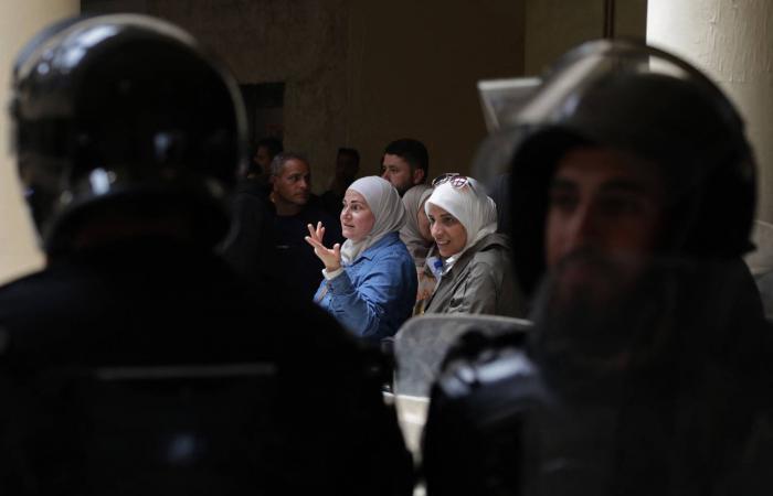 رفع
      جلسة
      المحاكمة
      العلنية
      لكبار
      رموز
      نظام
      الأسد
      إلى
      10
      مايو
      المقبل