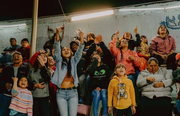 مصورة توثق الحياة السرية لنساء يقتحمن حلبات المصارعة في المكسيك