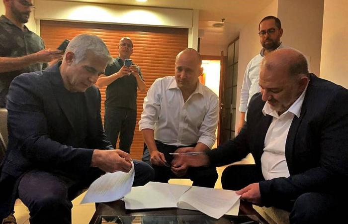 صلاحيات
      «قانون
      الحرب»
      تضغط
      على
      ترمب
      للحسم
      مع
      إيران