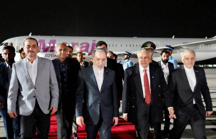 إيران
      تقايض
      فتح
      هرمز
      برفع
      الحصار