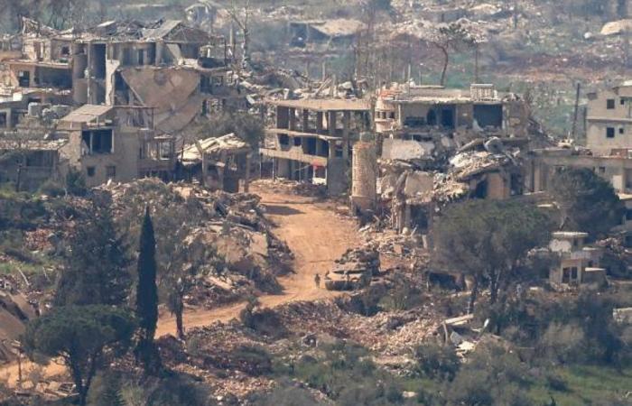 قصف وتفجير منازل في بلدات جنوب لبنان