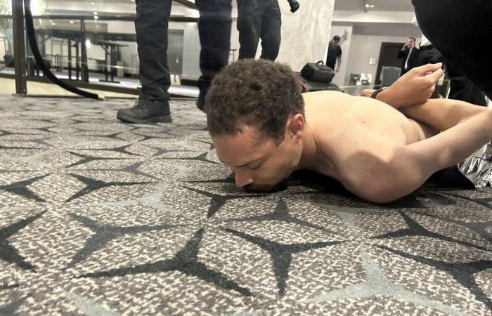 ترمب:
      لم
      أكن
      قلقاً
      أثناء
      إطلاق
      النار
      بحفل
      المراسلين...
      ولست
      متحرشاً
      بالأطفال