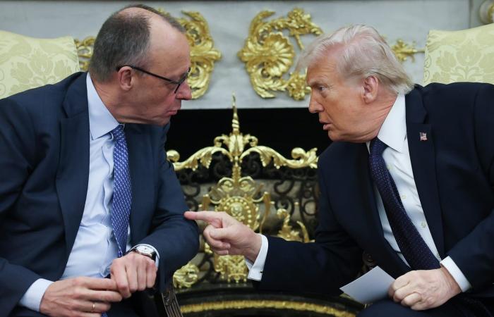 ترامب ينتقد المستشار الألماني بعد قوله إن أمريكا "تتعرض للإذلال" من إيران