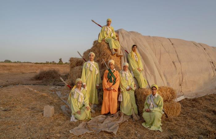 "بنات البارود".. مصوّرة إيطالية توثّق اقتحام النساء لحاجز الفروسية في المغرب