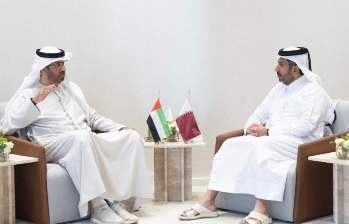 وزير التجارة والصناعة يجتمع مع وزير الصناعة والتكنولوجيا المتقدمة بدولة الإمارات