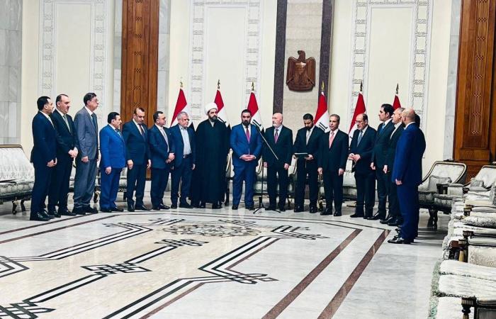 من
      الزيدي
      المكلف
      تشكيل
      الحكومة
      العراقية؟