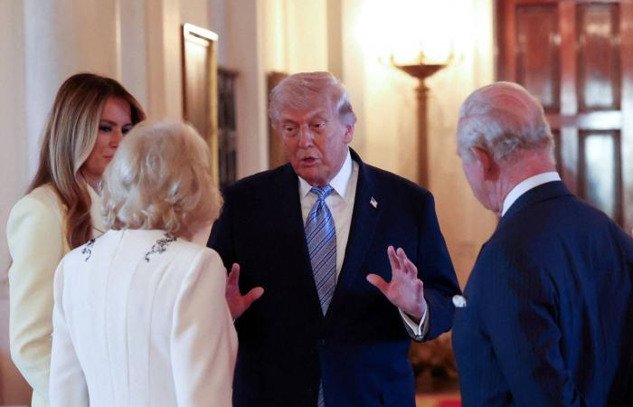 أميركا:
      صعود
      جنود
      من
      مشاة
      البحرية
      على
      متن
      سفينة
      تجارية
      في
      بحر
      العرب