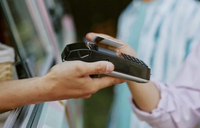 رغم
      القوانين
      الجديدة..
      شكاوى
      واسعة
      ضد
      المطاعم
      في
      كيبيك
      بسبب
      “التلاعب
      بالإكراميات”