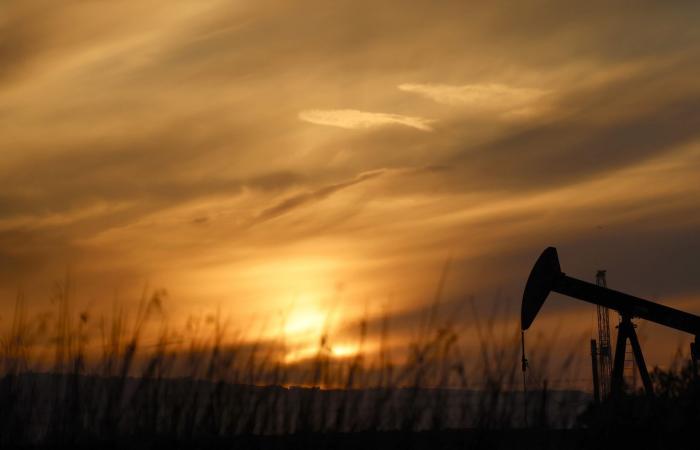 لأول مرة منذ ثلاثة أسابيع.. أسعار النفط تقفز فوق 110 دولارات للبرميل