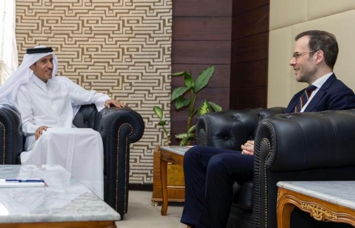  رئيس المؤسسة القطرية للإعلام يجتمع مع السفير الفرنسي