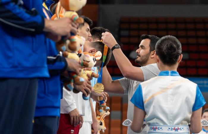 رئيس المجلس الأولمبي الآسيوي يتوّج أبطال كرة السلة 3x3 في "سانيا 2026"