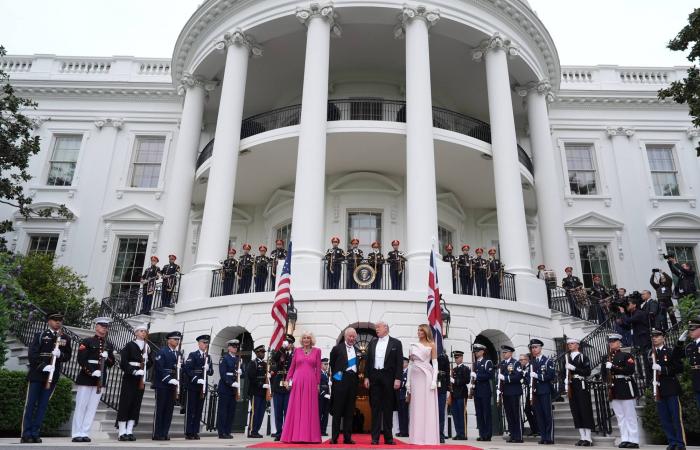 زيلينسكي:
      واشنطن
      تدعم
      إصلاح
      مفاعل
      تشرنوبل
      بـ100
      مليون
      دولار