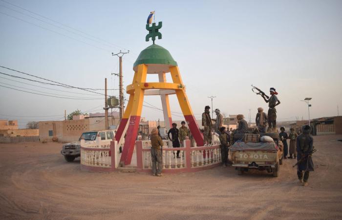 المتمردون
      الطوارق
      يطالبون
      روسيا
      بالانسحاب
      من
      مالي