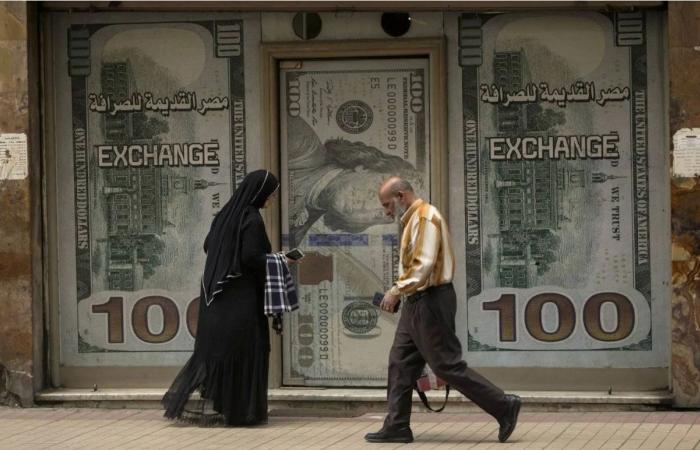 الطوارق
      يتوعدون
      بإسقاط
      الحكم
      في
      مالي