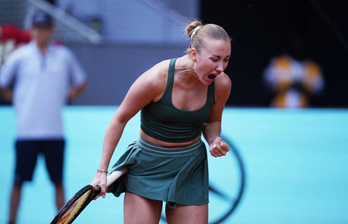 دورة
      مدريد:
      بوتابوفا
      تدخل
      التاريخ
      بتأهلها
      لنصف
      النهائي