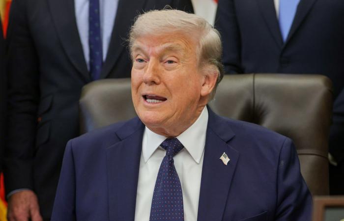 ترامب: لن أرفع الحصار عن إيران حتى تتفاوض بشأن برنامجها النووي