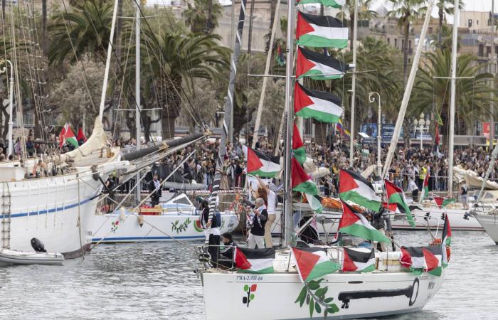 السفارة
      الأميركية
      في
      بيروت
      إلى
      انخراط
      مباشر
      بين
      لبنان
      وإسرائيل