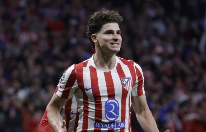 ماونت
      لاعب
      اليونايتد:
      منذ
      طفولتي
      وأنا
      أحلم
      بلقب
      الدوري
      الإنجليزي