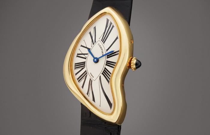 لماذا أصبحت هذه الساعة "غير المألوفة" المفضّلة لدى المشاهير؟