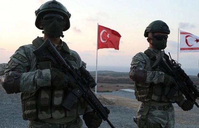 أوكرانيا
      تطلب
      توضيحاً
      من
      أميركا
      بشأن
      مقترح
      روسيا
      لوقف
      إطلاق
      النار