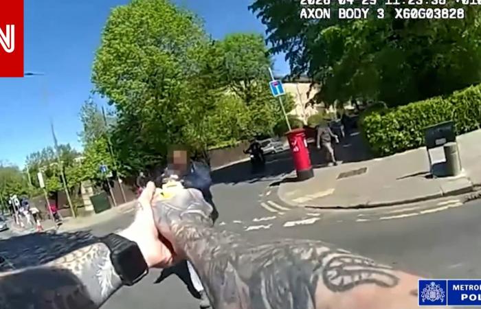 متابعة: كاميرا شرطي تُظهر لحظة إلقاء القبض على مشتبه به بعد طعن رجلين يهوديين في لندن