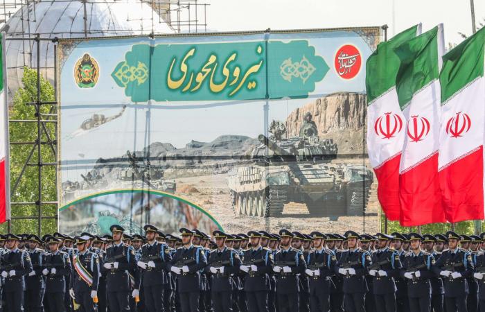 الحرس الثوري الإيراني يُهدد: سنرد على أي عمليات أمريكية بضربات "طويلة ومؤلمة"