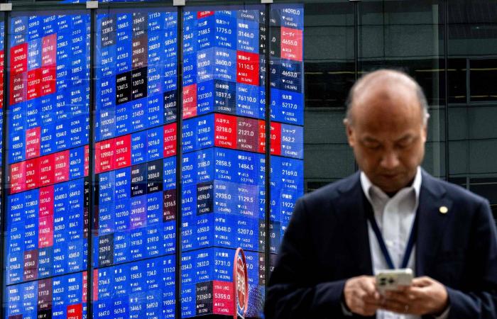 مخاطر
      الركود
      التضخمي
      تتفاقم
      مع
      دخول
      حرب
      إيران
      شهرها
      الثالث