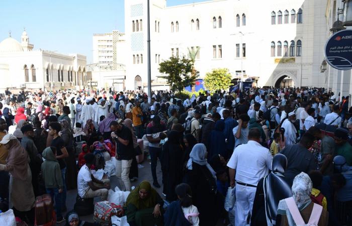 عودة
      السودانيين
      من
      مصر...
      زخم
      متزايد
      رغم
      مخاوف
      نقص
      الخدمات