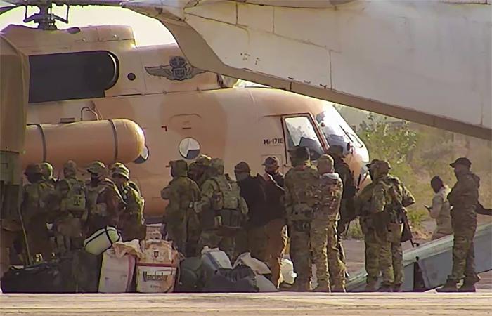 «الكرملين»:
      القوات
      الروسية
      ستبقى
      في
      مالي
      «لمكافحة
      التطرف»