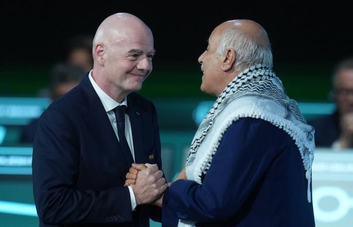 بعد
      37
      يوماً
      و5
      مباريات
      بلا
      فوز...
      الوداد
      يُقيل
      مدربه
      كارتيرون