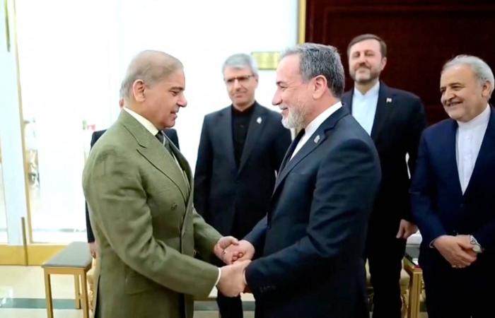 «هرمز»...
      بين
      الحصار
      الأميركي
      والتمسك
      الإيراني
      بـ«النووي»
