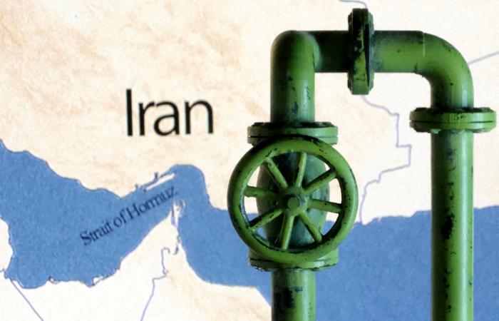 إيران
      بين
      عودة
      النار
      واستمرار
      الحصار