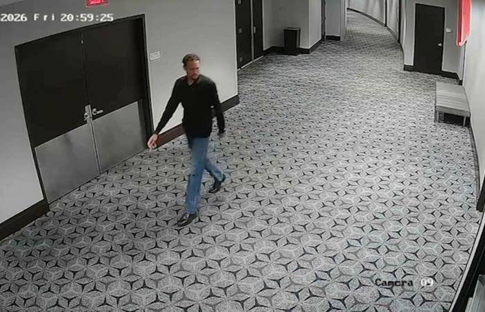 مراسل CNN يحلل فيديو المسلح بحفل عشاء مراسلي البيت الأبيض قبل هجومه