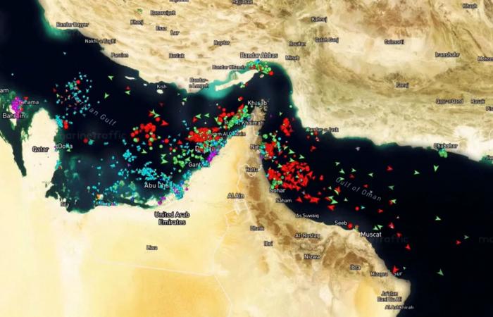 "مشهد يتسم بالتقلب وعدم الاستقرار".. إليكم أبرز تطورات محادثات السلام بين الولايات المتحدة وإيران