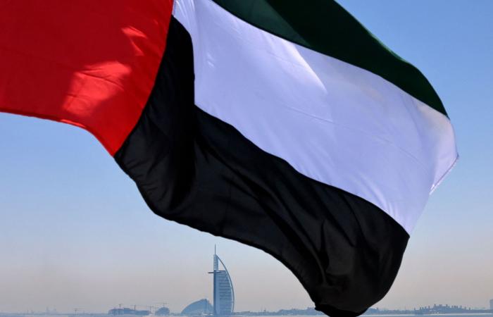 الإمارات تعلن اعتراض صواريخ إيرانية.. وحريق بالفجيرة إثر استهداف بمسيرة