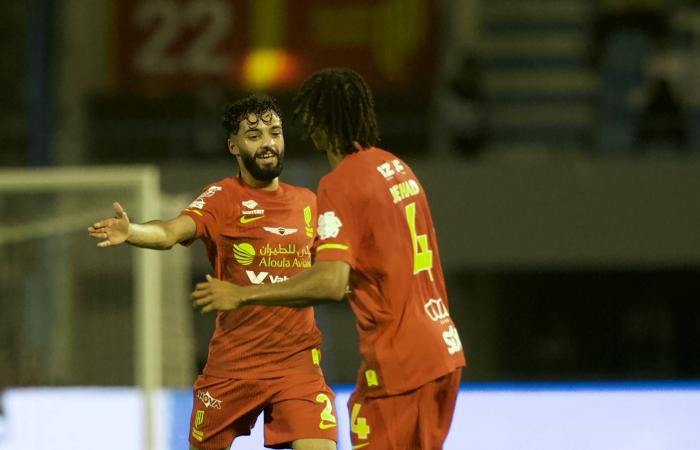 «آمال
      تحقيق
      الدوري»
      تنشط
      عملية
      بيع
      تذاكر
      الخليج
      والهلال