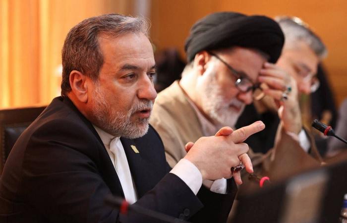 تركيا:
      «الشعب
      الجمهوري»
      يطلق
      حملة
      انتخابية
      مبكرة