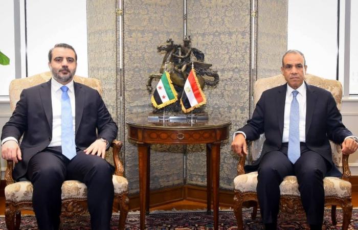 الرئيس
      اللبناني:
      يجب
      التوصل
      إلى
      «اتفاق
      أمني»
      قبل
      طرح
      اللقاء
      مع
      نتنياهو
