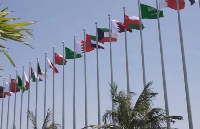 وزير
      الخارجية
      السعودية
      يبحث
      هاتفياً
      مع
      نظيره
      المصري
      المستجدات
      الإقليمية