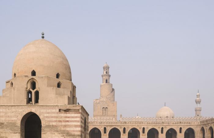 مصر تعيد إحياء مواقع تاريخية بخطة لترميم مساجد وأضرحة "السيدة عائشة"
