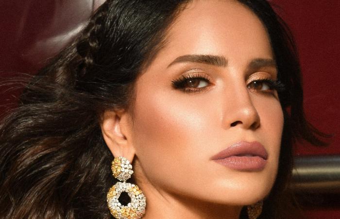 إطلالات آمال ماهر.. أناقة كلاسيكية بين الكوتور والعصرية